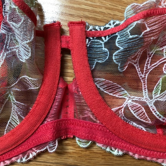 NWT Gorgeous Calvin Klein Floral Unlined Bra (Size: 32DD) - Picture 6 of 10